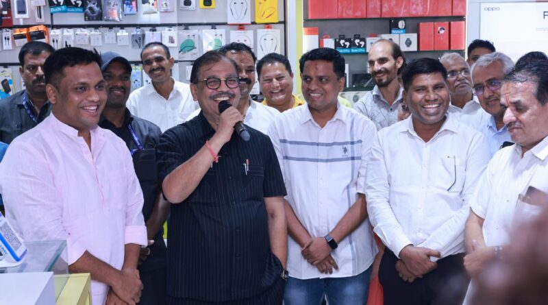 अडचणी सोडविण्यासाठी सरकार कटिबद्ध : खासदार उज्‍वल निकम