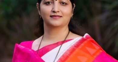 राजकीय ब्रेकिंग : तत्काळ राजीनामा द्या ; मुख्यमंत्र्यांचा रुपाली चाकणकरांना राजीनाम्याचा  आदेश ?