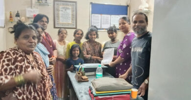 नागपूर चाळीतील चार विद्यार्थिनींना मिळाले शैक्षणिक पालकत्व